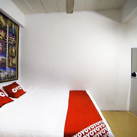 Oyo 560 Chang Hostel Suvarnabhumi Bangkok Kültér fotó