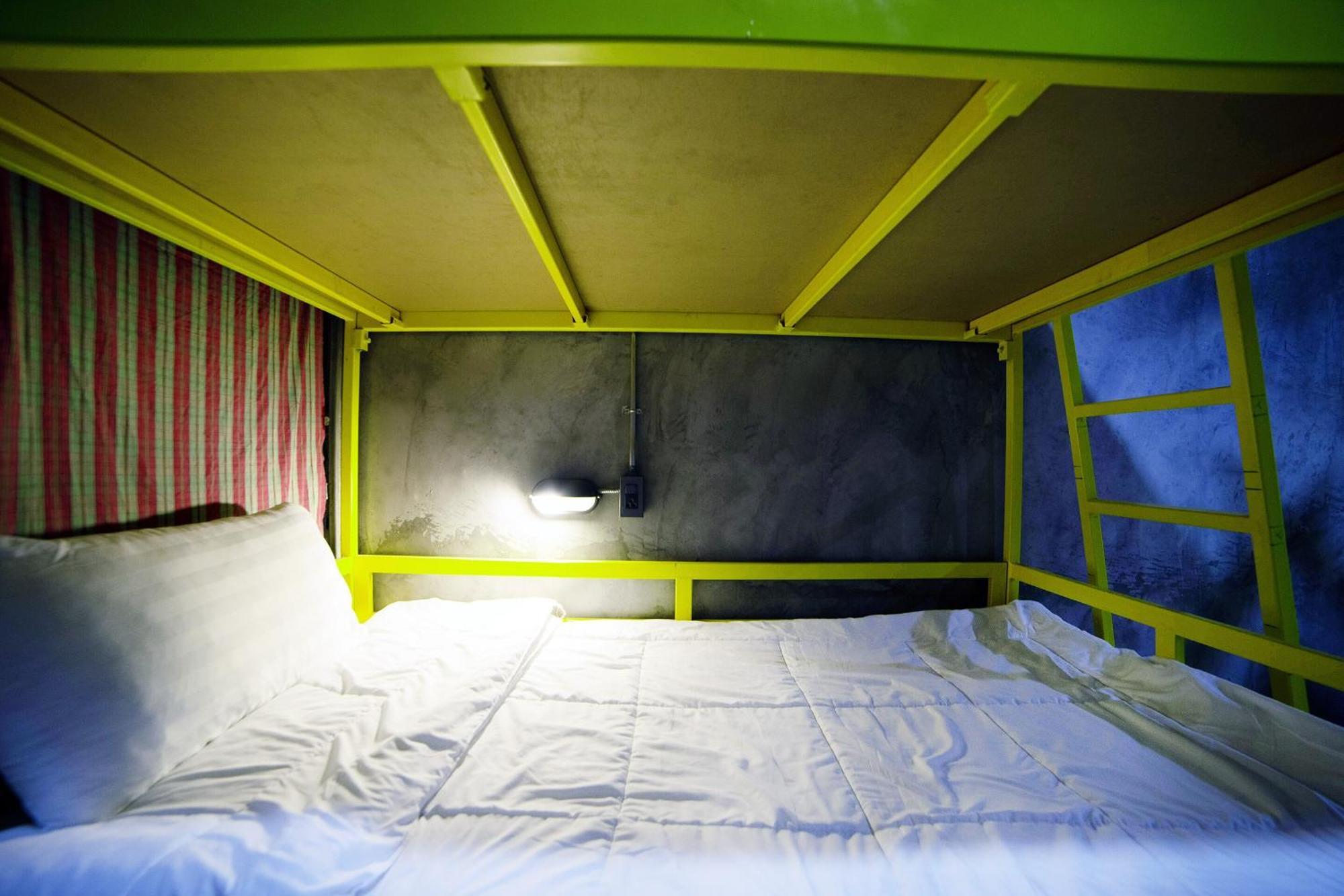 Oyo 560 Chang Hostel Suvarnabhumi Bangkok Kültér fotó