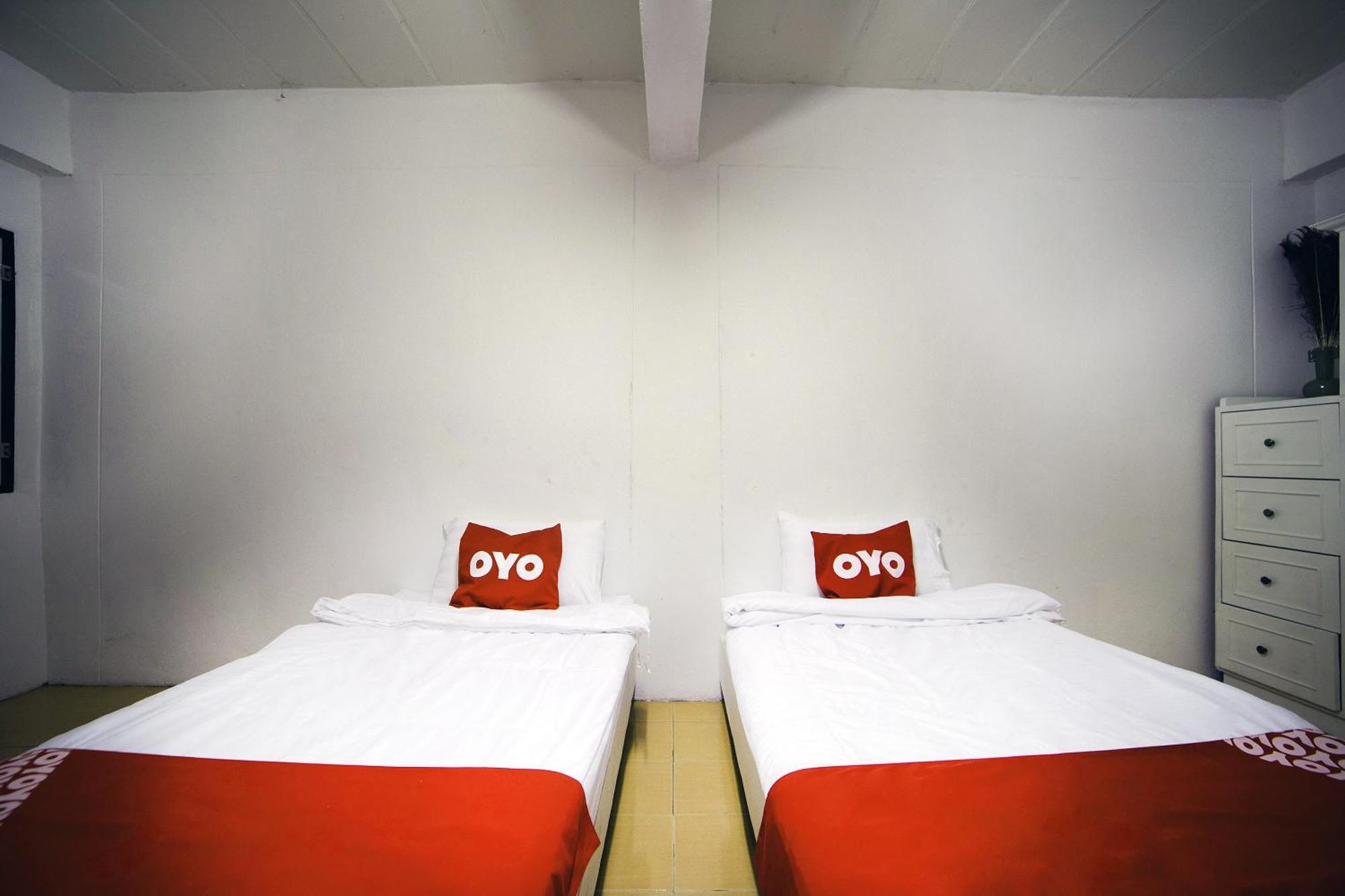 Oyo 560 Chang Hostel Suvarnabhumi Bangkok Kültér fotó