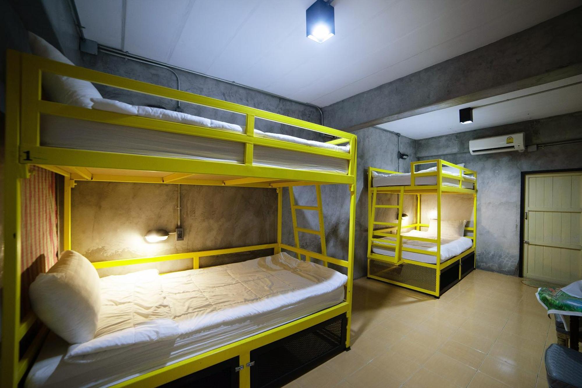 Oyo 560 Chang Hostel Suvarnabhumi Bangkok Kültér fotó